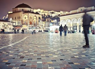 Ένας μετανάστης στο κέντρο της Αθήνας
